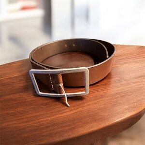 Banana Republic Men's/Women’s Brown Leather Belt with Brushed Silver Buckle SZ M